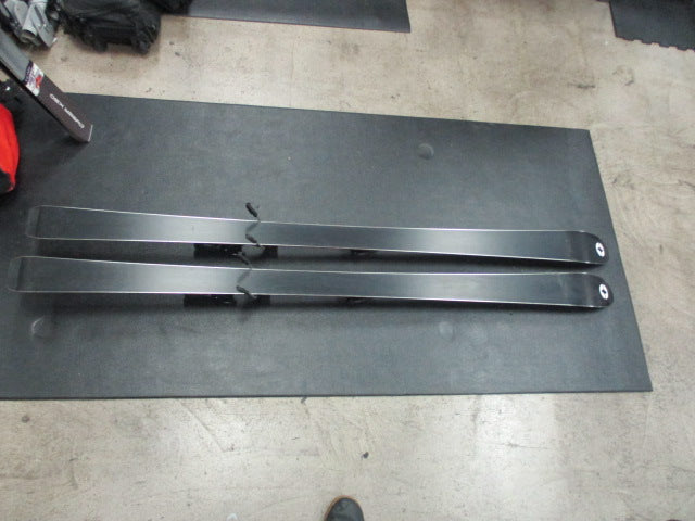Load image into Gallery viewer, Used OLIN Kinetic 14.0 167cm Skis W Salomon C610 Bindings
