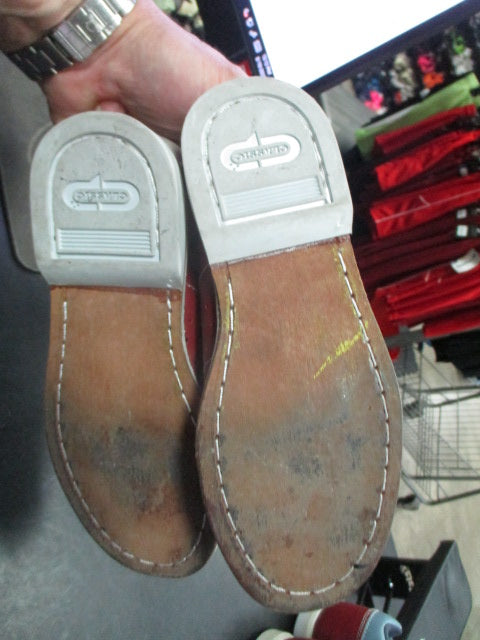 Load image into Gallery viewer, Used Classic Rental Bowling Shoes Size 3
