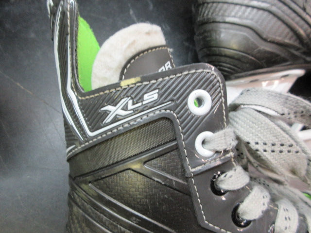Load image into Gallery viewer, Used Bauer XL5 Hockey Skates - Size 3
