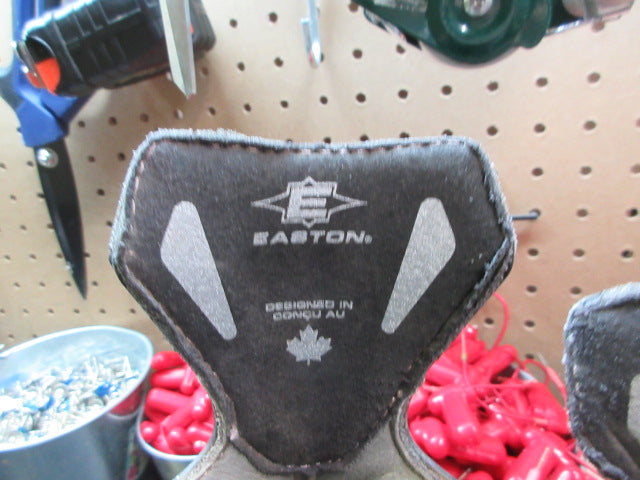 Load image into Gallery viewer, Used Easton EQ3 Hockey Skates - Size 4.5
