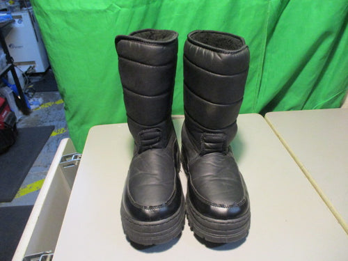 Used WFS Size 9 Winter Snow Boots