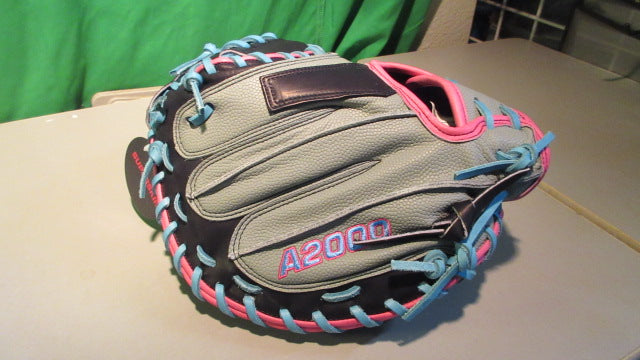 Load image into Gallery viewer, New Wilson A2000 M23 33.5&quot; Catcher&#39;s Mitt / Glove
