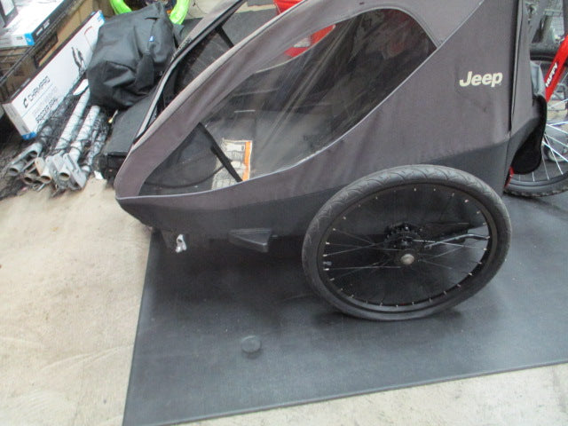 Load image into Gallery viewer, Used Delta Children Jeep Everest 2-in-1 Child Bike Trailer and Stroller
