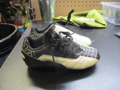 Xara Soccer Cleats Youth Size 10
