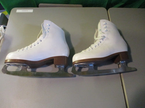 Used Jackson Glacier 520 Size 1 Figure Skates