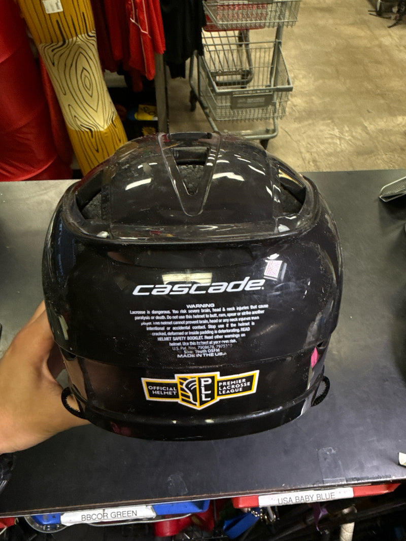 Load image into Gallery viewer, Used Cascade CS-R Black Youth Lacrosse Helmet
