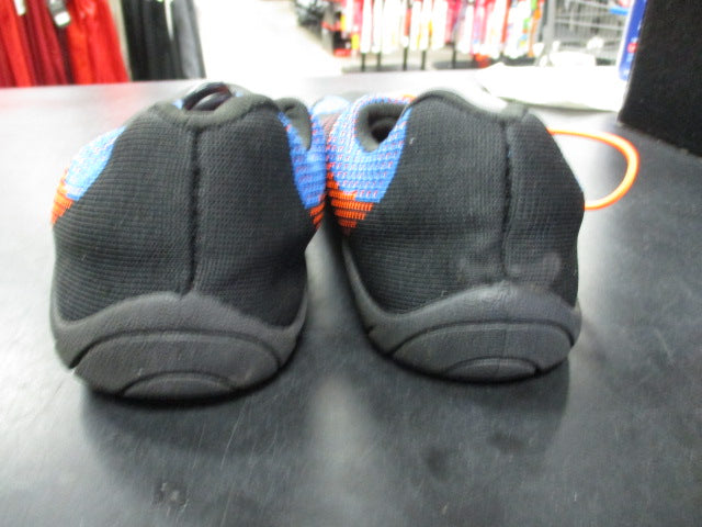 Load image into Gallery viewer, Used OP Youth Water Shoes Size Y4/Y5
