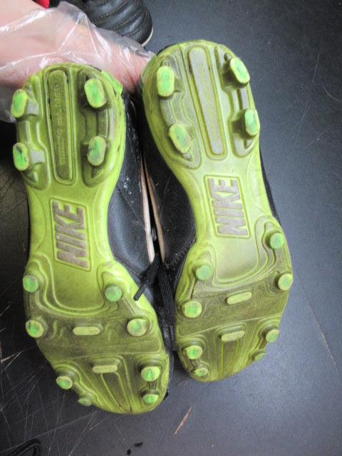 Used Nike Tiempo Soccer Cleats - Size Youth 3.5