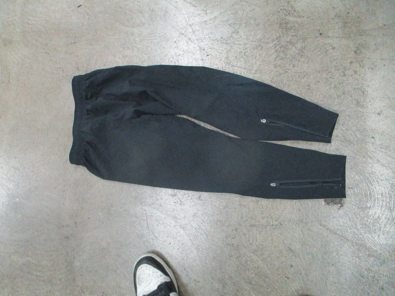 Load image into Gallery viewer, Used Umbro Youth Small Soccer Sweats
