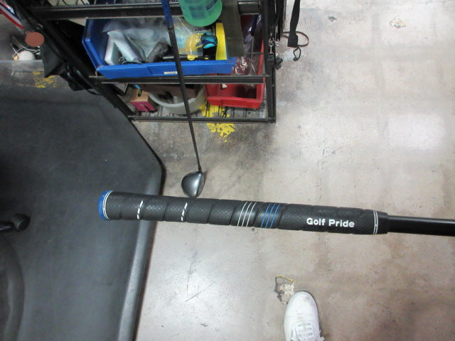 Load image into Gallery viewer, Used TaylorMade Rescue Mid 4 Hybrid 22 Deg
