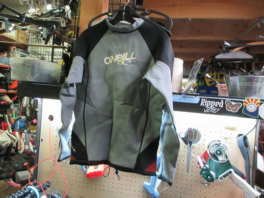 Load image into Gallery viewer, Used O'neill Wetsuit Shirt - Size 2XL

