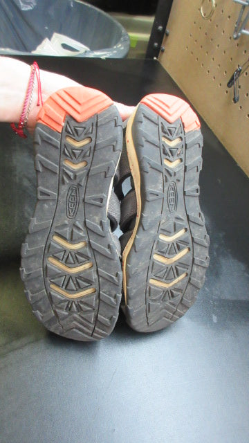 Load image into Gallery viewer, Used Keen Newport Neo H2 Sandal/ Hiking Shoes - Size 4
