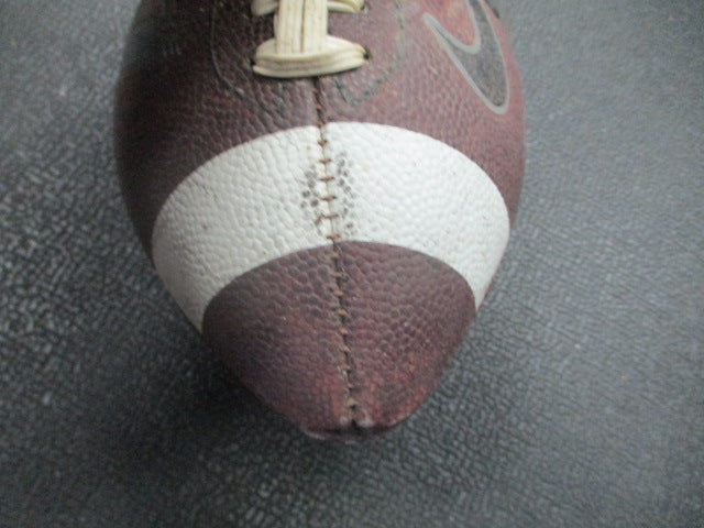 Load image into Gallery viewer, Used Nike Vapor Strike PeeWee Football
