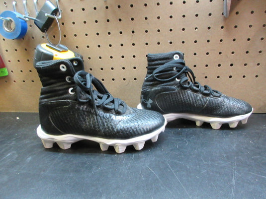 Used Under Armour Men's Highlight 2 RM Football Cleats - Size Youth 1
