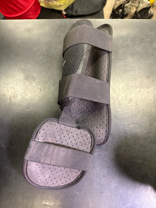 Used Nike Vapor Adult Leg Guard in Black