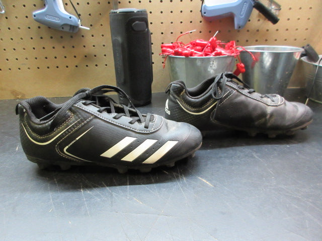 Load image into Gallery viewer, Used Adidas Rundown Baseball Cleats - Size 3.5
