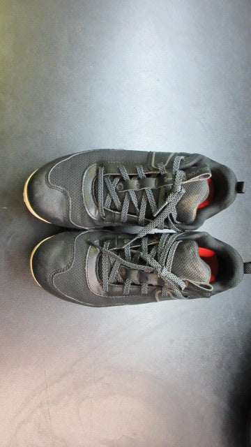 Load image into Gallery viewer, Used Under Armour Glyde Baseball Shoes - Size Youth 5
