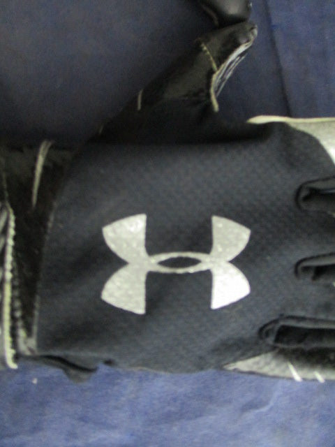 Load image into Gallery viewer, Used Under Armour F7 Football Receiver Gloves Youth Size OSFM
