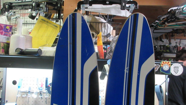 Load image into Gallery viewer, Used Competition Zone 66"  Water Skis
