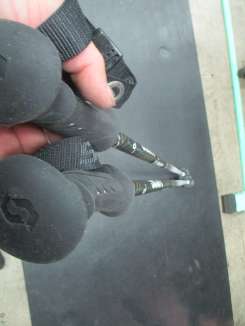 Load image into Gallery viewer, Used Scott Series 3 Lightweight 48&quot; Downhill Ski Poles
