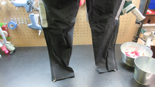 Under Armour Sweat Pants - Size Medium