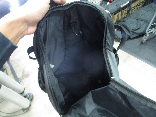 Load image into Gallery viewer, Used Easton Equipment Bag
