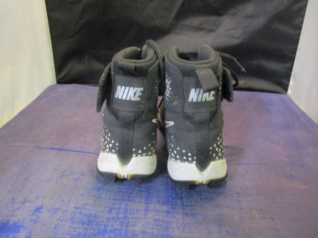 Load image into Gallery viewer, Used Nike Force Savage Cleats Youth Size 2
