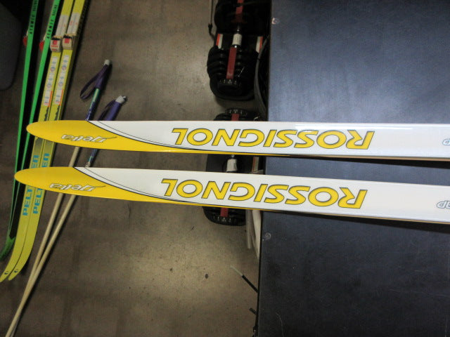 Load image into Gallery viewer, Used Rossignol Delta Cross Country Skis
