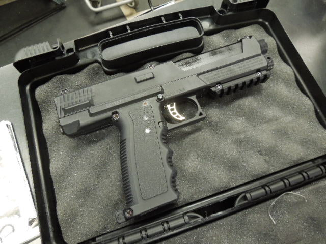 Load image into Gallery viewer, Used Tippmann TPX Tru-Feed .68 Cal Paintball Pistol 2 Magazines and Case

