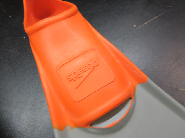 Load image into Gallery viewer, Used Speedo Trialon Rubber Swim Fins - Size XXS 1-3

