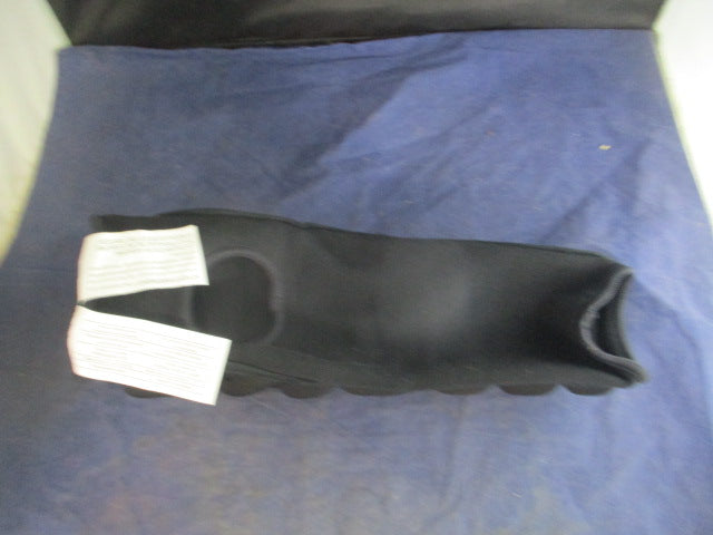 Load image into Gallery viewer, Used Century Martial Armor Forearm Elbow Guards Size Medium

