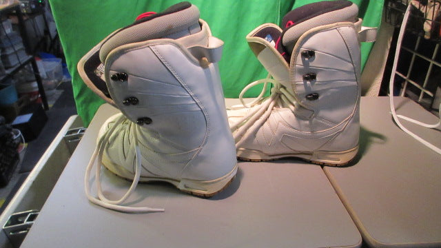 Load image into Gallery viewer, Used Vans Impression Size Womens 8 Snowboard Boots
