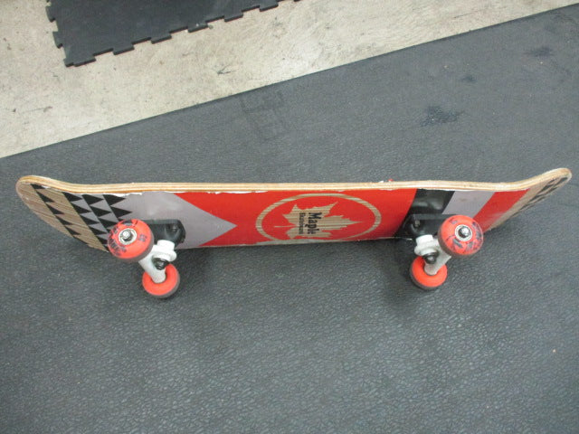 Load image into Gallery viewer, Used Maple 31&quot; Skateboard
