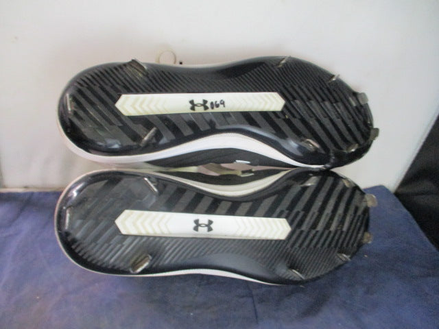 Load image into Gallery viewer, Used Under Armour Yard Low Metal Cleats Adult Size 13 - With Pitcher&#39;s Toe
