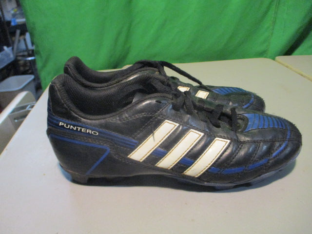 Load image into Gallery viewer, Used Adidas Puntero Size 4 Soccer Cleats
