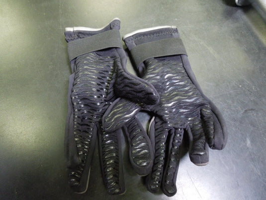 Used NRS Hydroskin G3 Titonium Water Gloves Size Medium