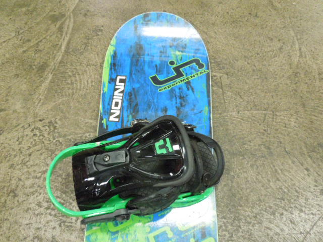 Load image into Gallery viewer, Used Lib Tech Banana Tech 159cm Snowboard with Union Bindings

