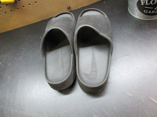 Used Nike Calm Slides