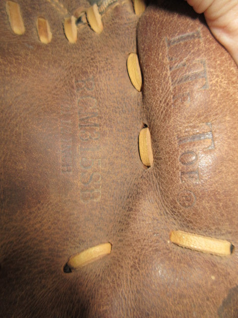 Load image into Gallery viewer, Used Rawlings Player Preferred 11" Catcher's Mitt - RHT
