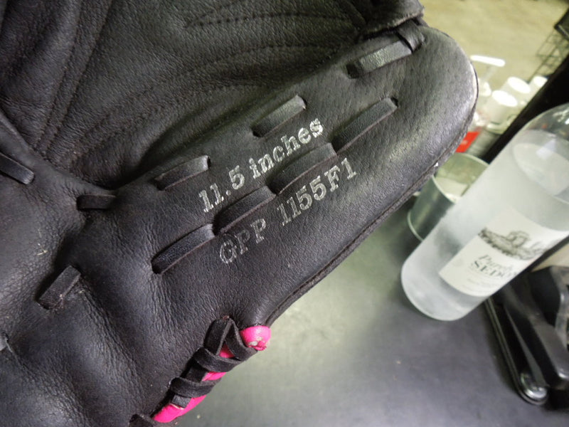 Load image into Gallery viewer, Used Mizuno Finch 11.5" LHT Softball Glove
