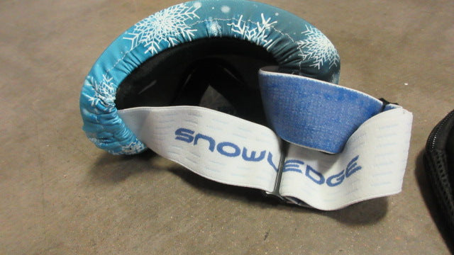 Load image into Gallery viewer, New Snowlodge Icyvanes Ski Goggles - Matte White/ Fake Blue
