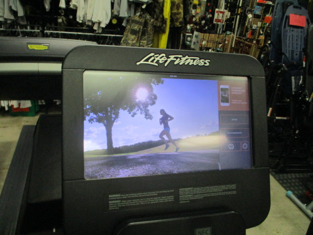 Load image into Gallery viewer, used Life Fitness 95XS Commercial EllipticalFunctional But (needs Service)

