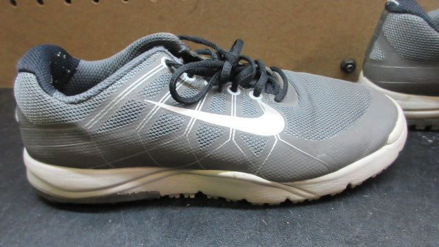 Load image into Gallery viewer, Used Nike Golf Range Jr. Golf Shoes - Youth 2
