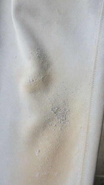Load image into Gallery viewer, Used Under Armour Open Bottom Pants Youth Size Large - stains &amp; wear

