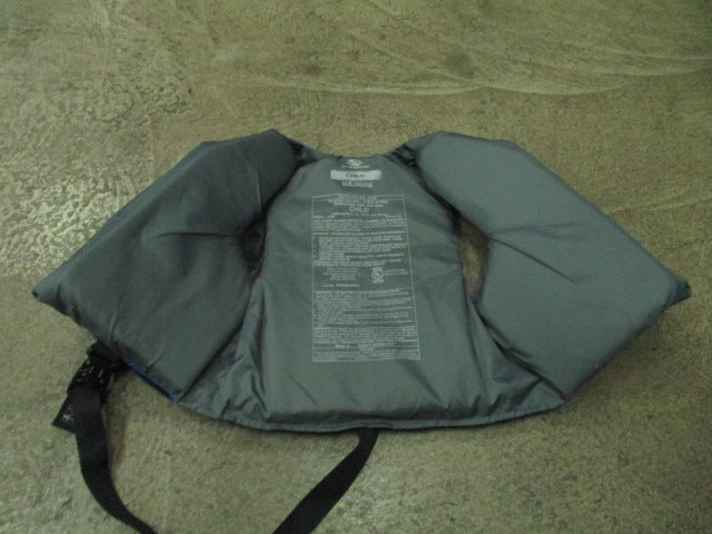 Load image into Gallery viewer, Used Stearns Child Life Vest Size 30-50lbs

