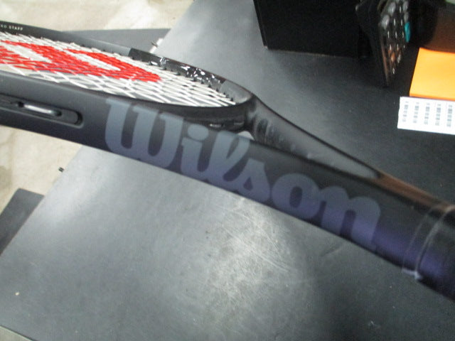 Load image into Gallery viewer, Used Wilson Pro Staff 25 v11.0 25&quot; Tennis Racquet
