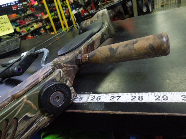 Load image into Gallery viewer, Used Golden Eagle Carbine Hawk Adv Xt Wheel RH Compound Bow
