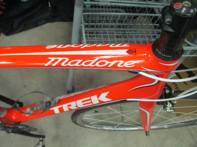 Load image into Gallery viewer, Used Trek Madone 20 Speed 22mm Road Bike
