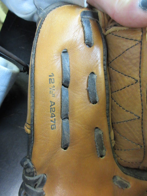 Load image into Gallery viewer, Used Wilson Pro Select 12.5" Leather Glove - RHT
