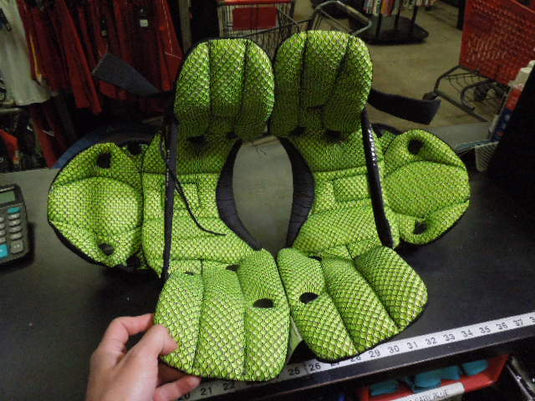 Used Schutt Y Flex Shoulder Pads Size Large 14 - 15"